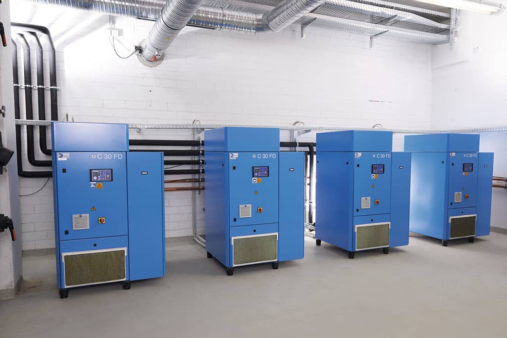 Dräger medical compressed-air system installation with C30 FD units, manufacturer image